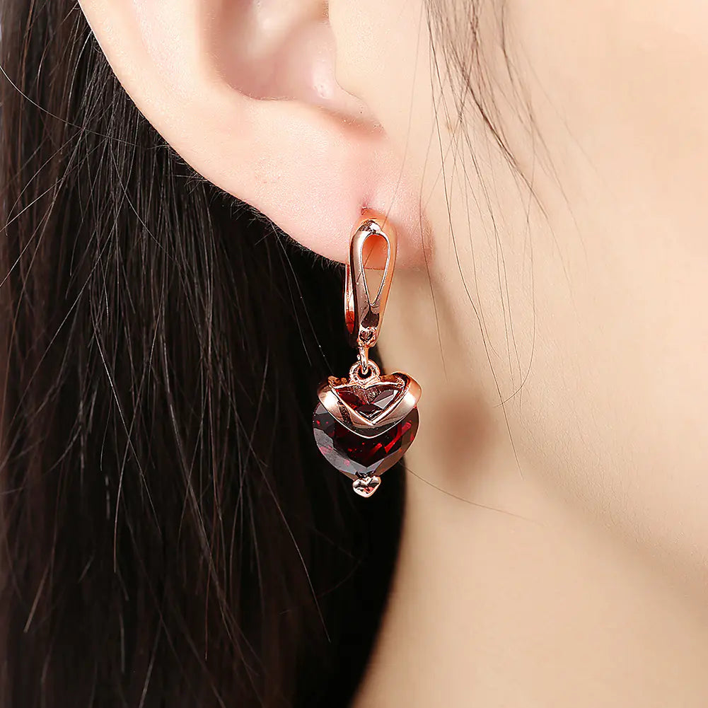 Heart-Shaped Zircon Earrings in Rose Gold Plating