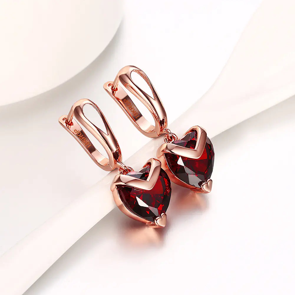 Heart-Shaped Zircon Earrings in Rose Gold Plating